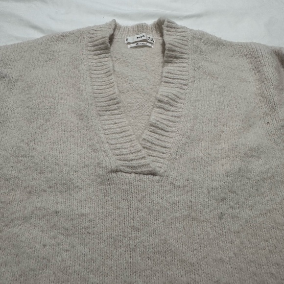 Cozy Cream V-Neck Sweater - Picture 4 of 8